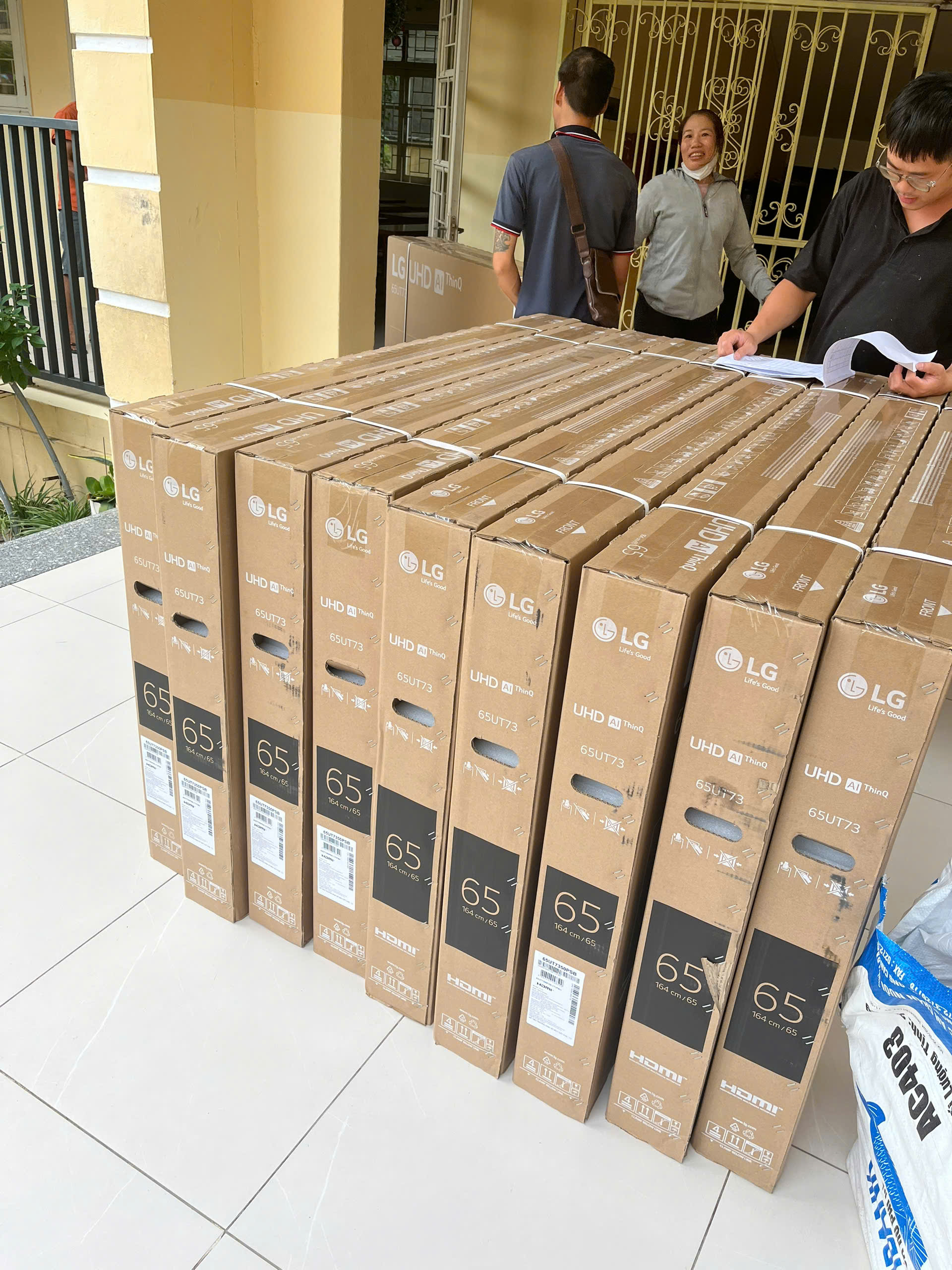 Màn hình camera giám sát - Công Ty TNHH Kỹ Thuật Công Nghệ TECH Việt Nam