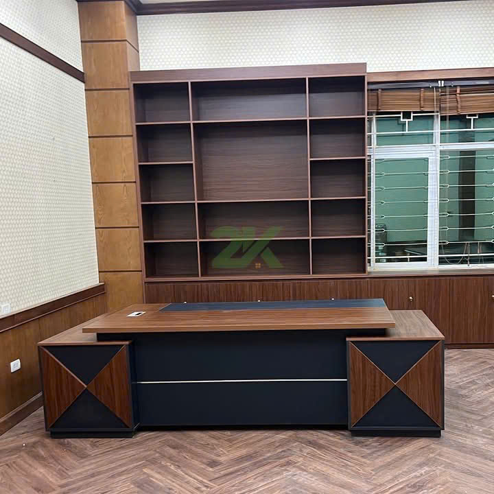 Bàn giám đốc