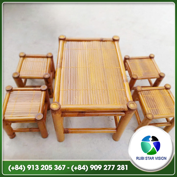 Bàn ghế tre quán cà phê