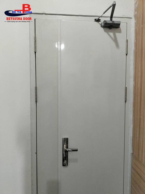 Cửa thép chống cháy Betavina M12