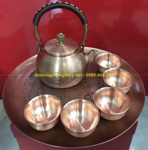 Bộ khay chén và ấm pha trà bằng đồng đỏ - Mỹ Nghệ Phúc Thành - Công Ty TNHH Sản Xuất Và Thương Mại Mỹ Nghệ Phúc Thành