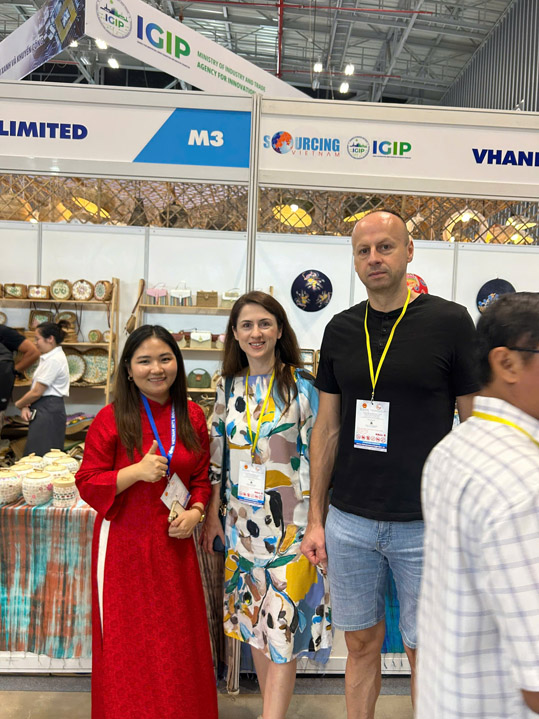Hình ảnh Vhandy tham dự triển lãm - Đồ Sơn Mài Vhandy - Công Ty TNHH Vhandy