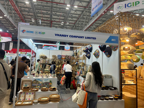 Hình ảnh Vhandy tham dự triển lãm - Đồ Sơn Mài Vhandy - Công Ty TNHH Vhandy