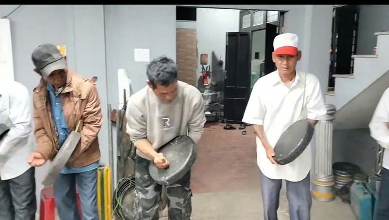 Nhạc cụ cồng chiêng của đồng bảo dân tộc thiểu số - Đúc Đồng Phước Kiều - Công Ty TNHH MTV TM - DV Đồng Phước Kiều