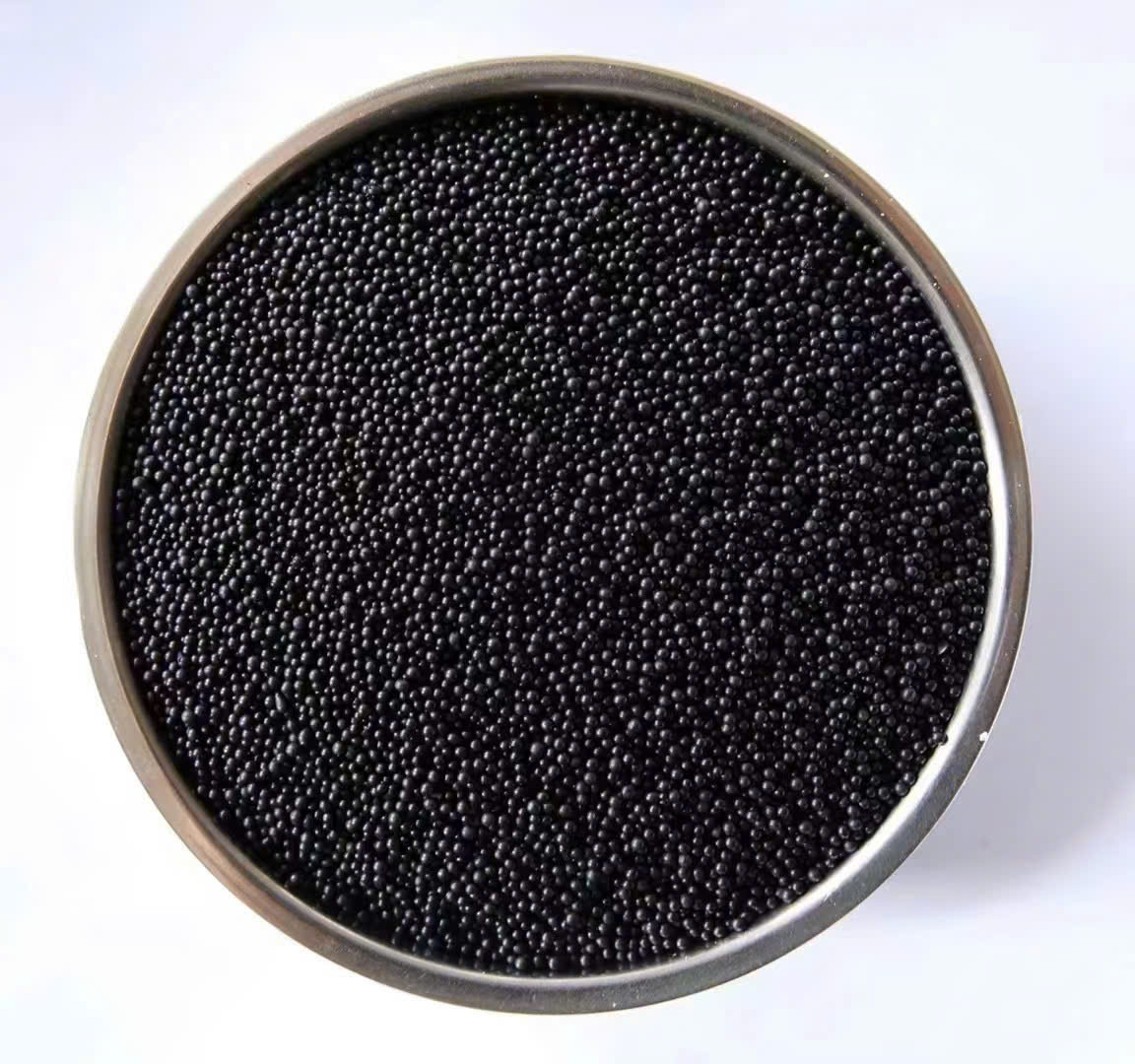 Dầu bôi trơn piston dạng hạt màu đen