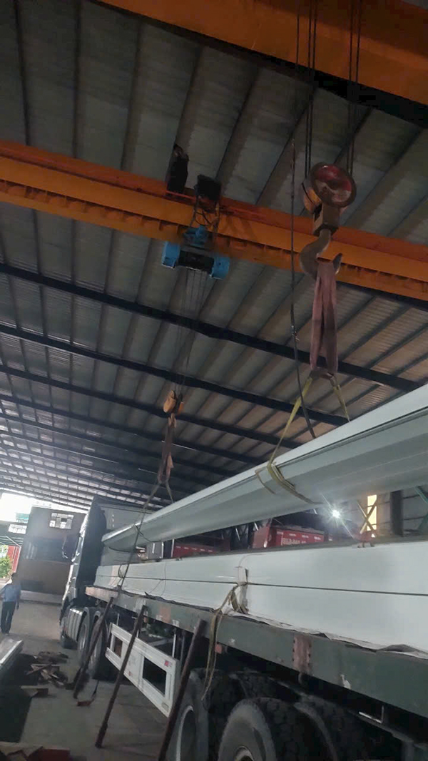 Hình ảnh nhà xưởng Thép Tân Phát - Thép Tân Phát - Công Ty TNHH Thương Mại - Dịch Vụ - Kỹ Thuật Điện Tân Phát