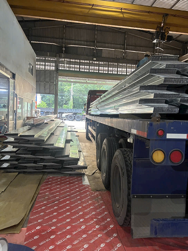 Hình ảnh nhà xưởng Thép Tân Phát - Thép Tân Phát - Công Ty TNHH Thương Mại - Dịch Vụ - Kỹ Thuật Điện Tân Phát