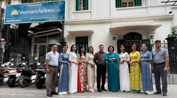 Đội ngũ nhân sự