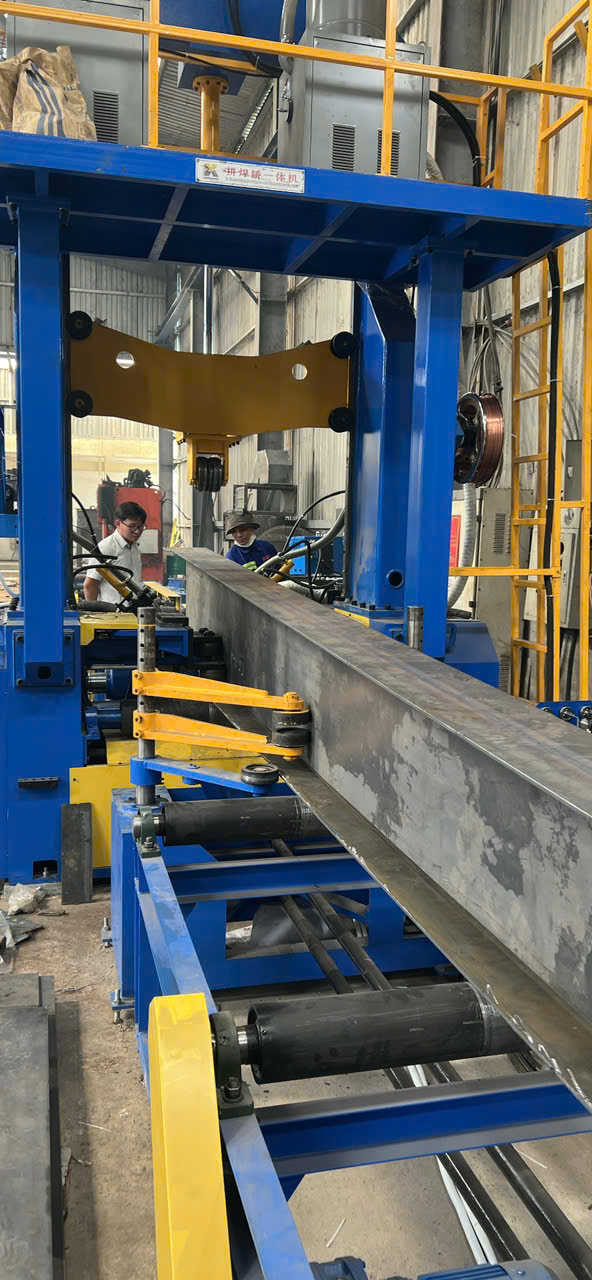 Thi công nhà xưởng công nghiệp - Nhà thép tiền chế - Nhà Thép Tiền Chế Đoàn Kết Tiến  - Công Ty TNHH Đoàn Kết Tiến