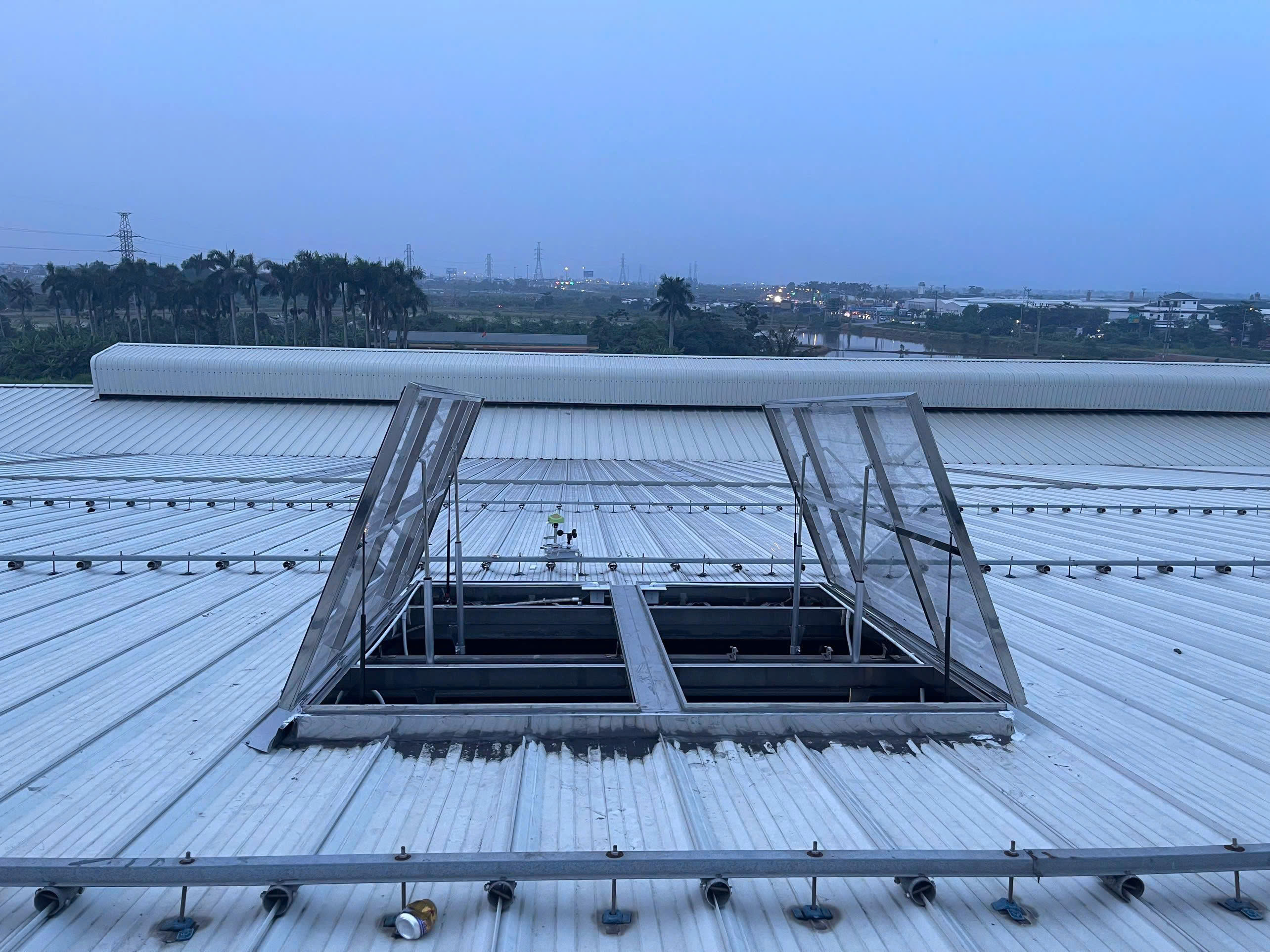 Cửa thoát khói - Thiết Bị Báo Cháy DMD - Công Ty CP Thiết Bị Và Giải Pháp Tự Động DMD