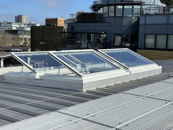 Cửa thoát hiểm kích thước lớn - Thiết Bị Báo Cháy DMD - Công Ty CP Thiết Bị Và Giải Pháp Tự Động DMD
