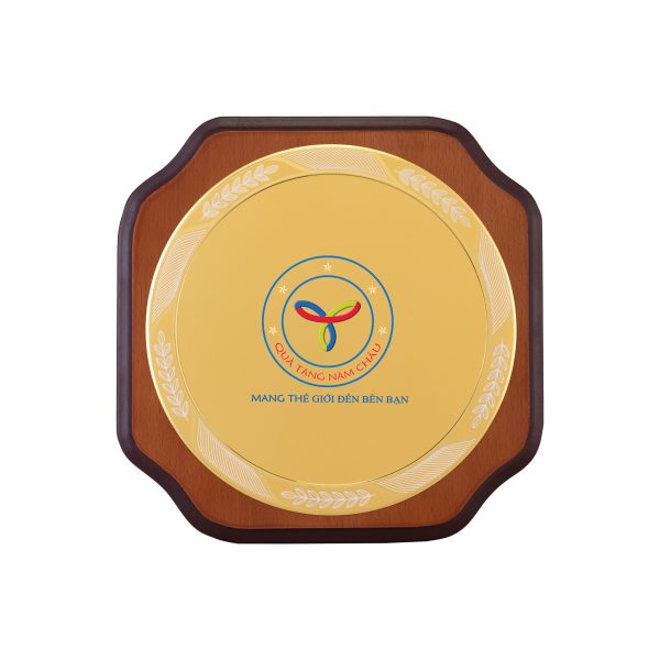 Bảng vinh danh gỗ Model: BTS-5005 - Quà Tặng Năm Châu - Công Ty Cổ Phần Đầu Tư Sao Việt Vĩnh Phúc