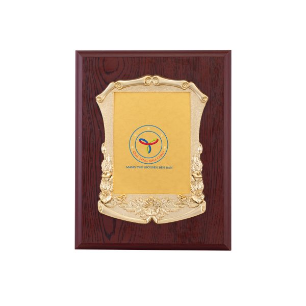 Bảng vinh danh gỗ Model: BTS-5008 - Quà Tặng Năm Châu - Công Ty Cổ Phần Đầu Tư Sao Việt Vĩnh Phúc