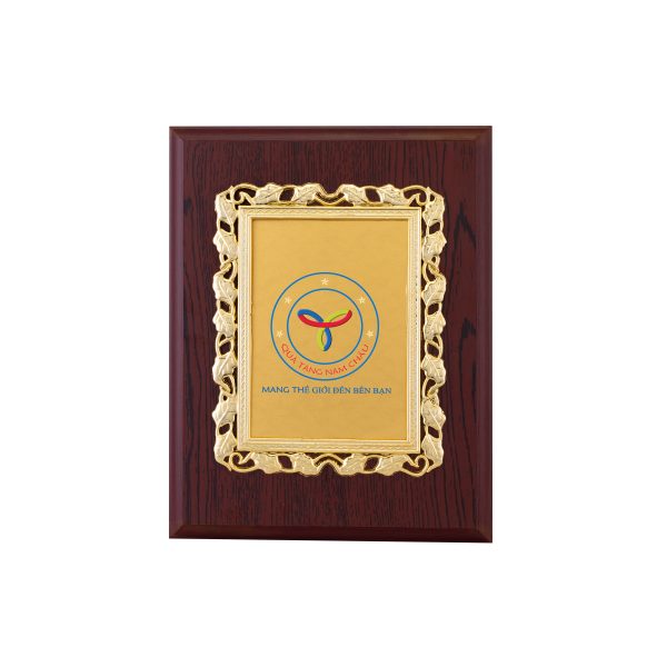Bảng vinh danh gỗ Model: BTS-5010 - Quà Tặng Năm Châu - Công Ty Cổ Phần Đầu Tư Sao Việt Vĩnh Phúc