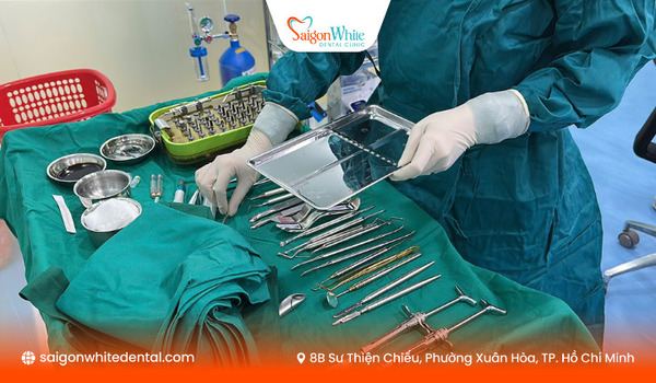 Chuẩn bị dụng cụ y tế trước ca implant