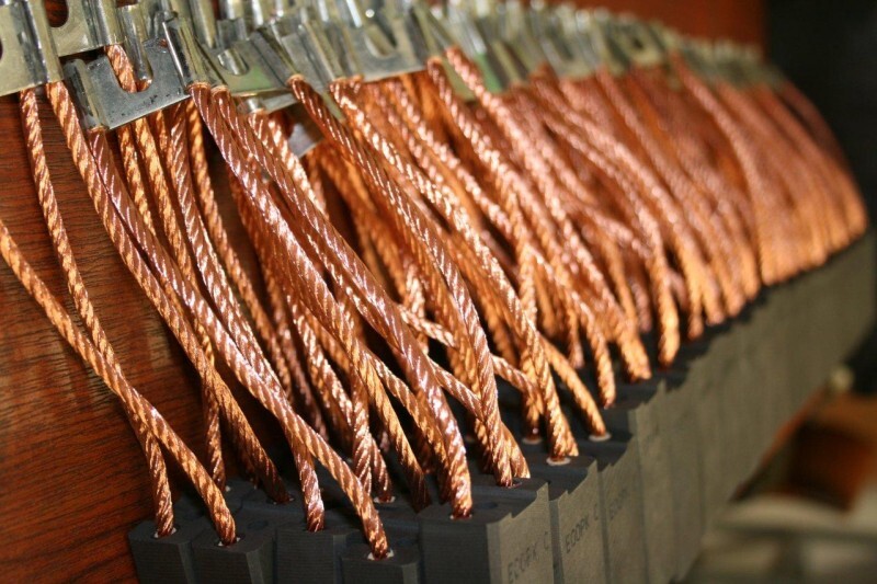 Chổi than tiếp điện - Tip Top Industrials Việt Nam - Công Ty TNHH Tip Top Industrials Việt Nam
