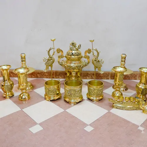 Bộ đồ thờ bằng đồng 16 món mẫu DTBD-010 - Cửa Hàng Ban Thần Tài - Chuyên Bàn Thờ Thần Tài - Thổ Địa