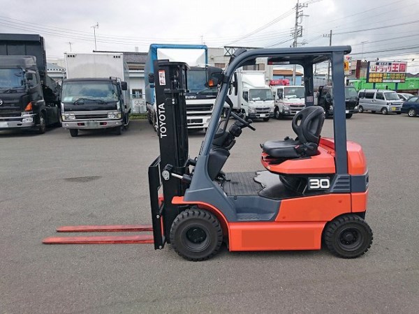 Dịch vụ cho thuê xe nâng - Cho Thuê Xe Nâng Phúc Minh - Công Ty TNHH Thương Mại Dịch Vụ Kỹ Thuật Xe Nâng Phúc Minh