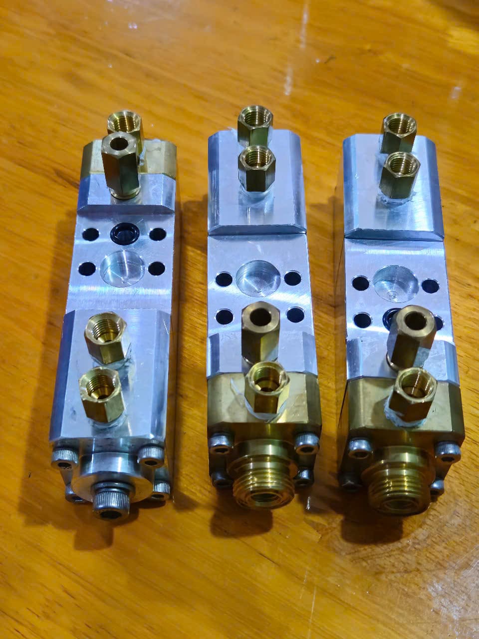 Đầu phun keo nóng