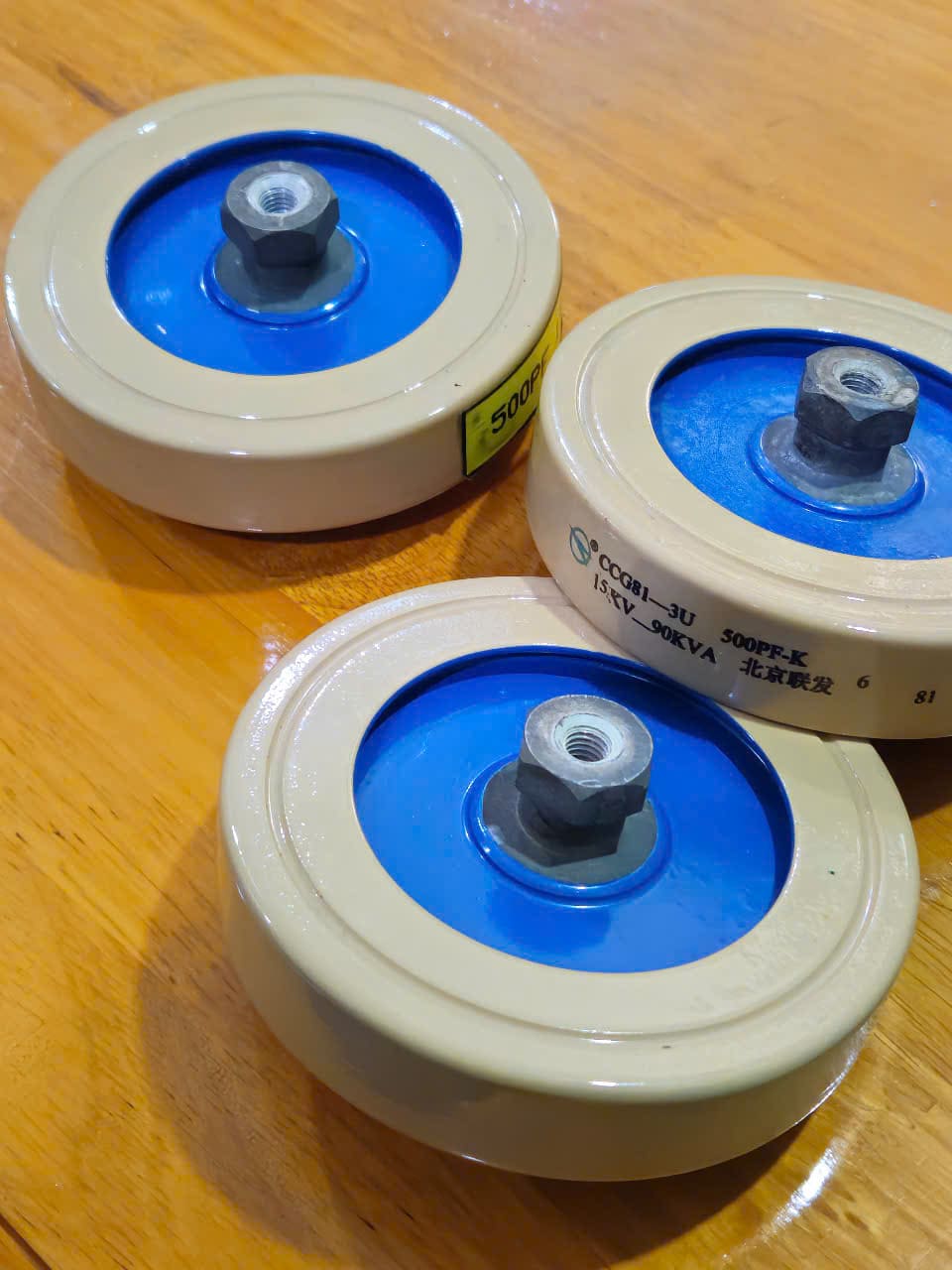 Tụ sứ máy cao tần