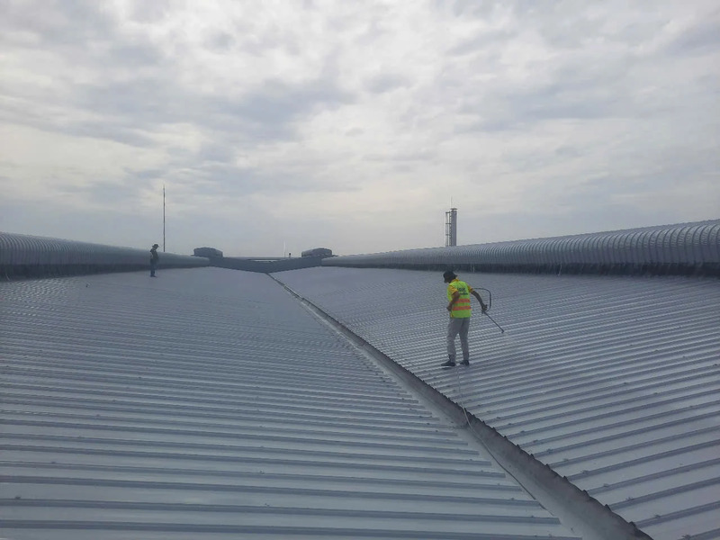 Thi công sơn mái tôn