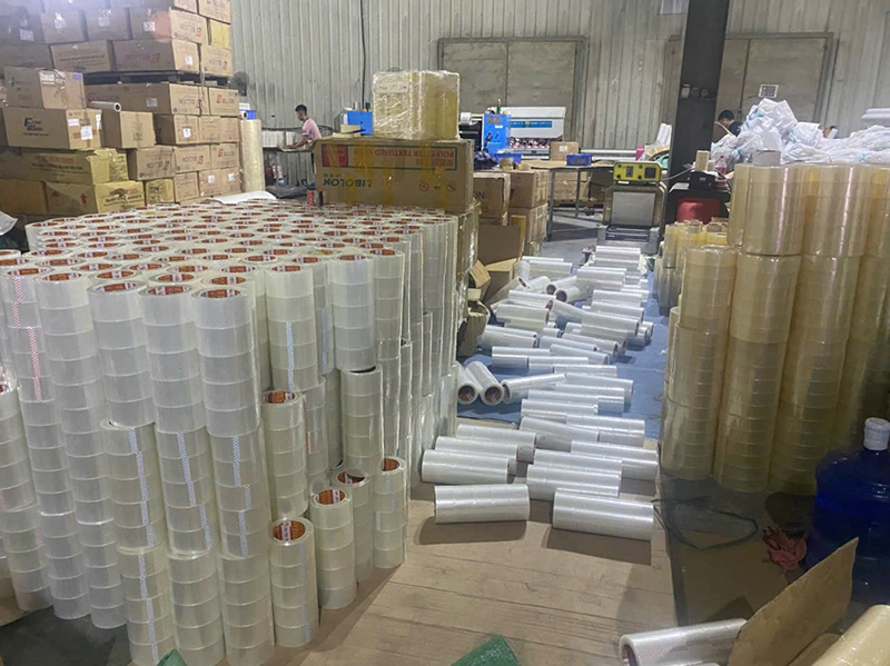 Băng dính trong - Vật Liệu Đóng Gói Cường Thành - Công Ty Cổ Phần Tổng Hợp Cường Thành