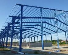 Lắp đặt hệ thống khung nhà xưởng - Công Ty TNHH Sản Xuất Thương Mại Quang Minh