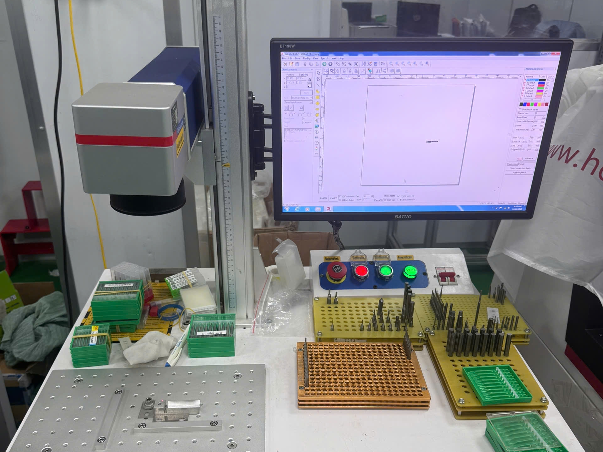 Hình ảnh máy khắc laser - Dụng Cụ Cắt Gọt Tech Vina - Công Ty TNHH TTK Tech Vina