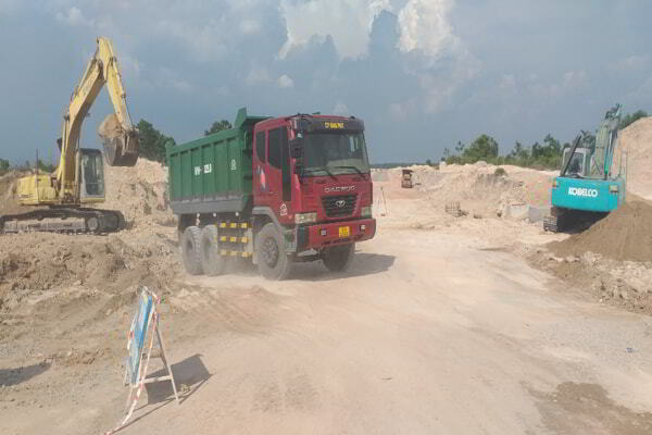 Dịch vụ san lấp mặt bằng