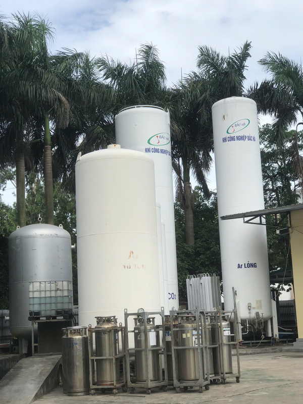 Bồn chứa và thiết bị