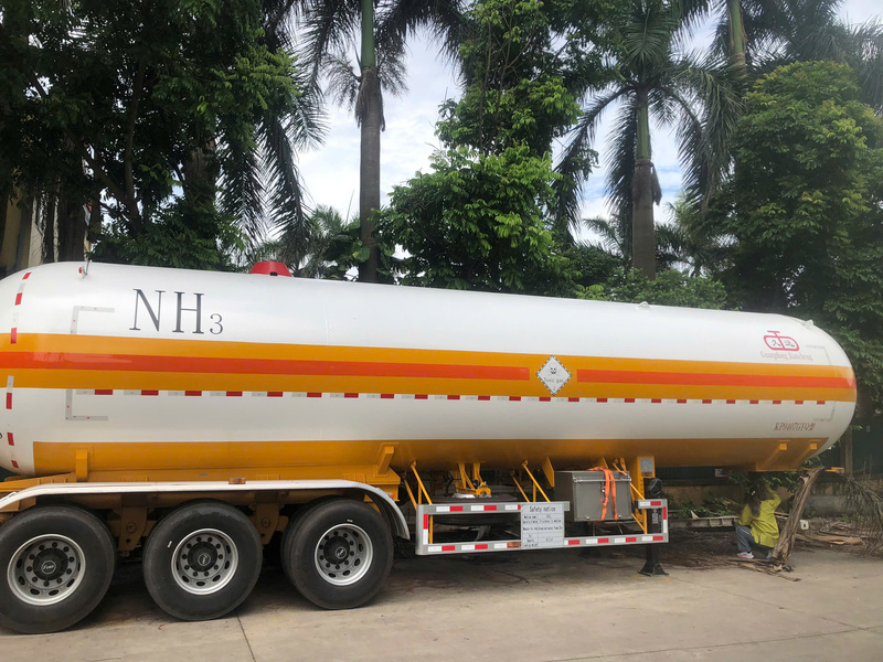 Bồn chứa và thiết bị