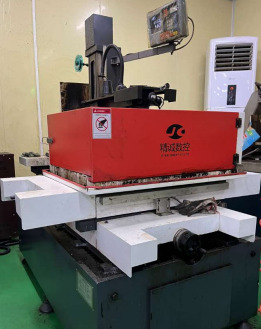 Máy cắt dây hợp kim