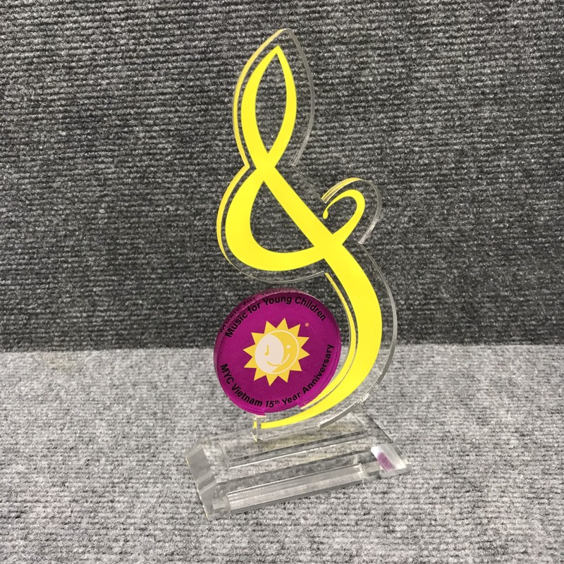 Kỷ niệm chương mica khóa Sol