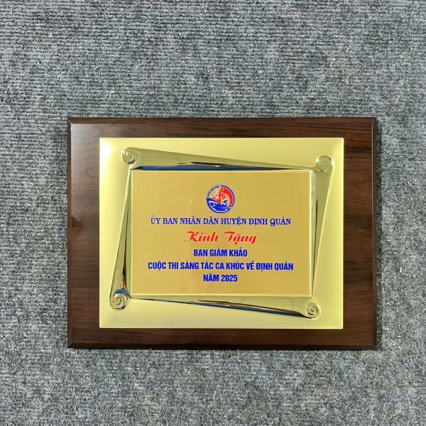 Bằng vinh danh cá nhân - Quà Tặng Mạnh Dũng - Công Ty Cổ Phần Quảng Cáo Mạnh Dũng