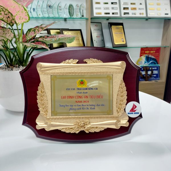 Bằng vinh danh nhà phân phối - Quà Tặng Mạnh Dũng - Công Ty Cổ Phần Quảng Cáo Mạnh Dũng
