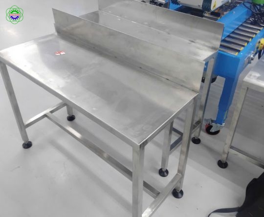 Bàn thao tác inox