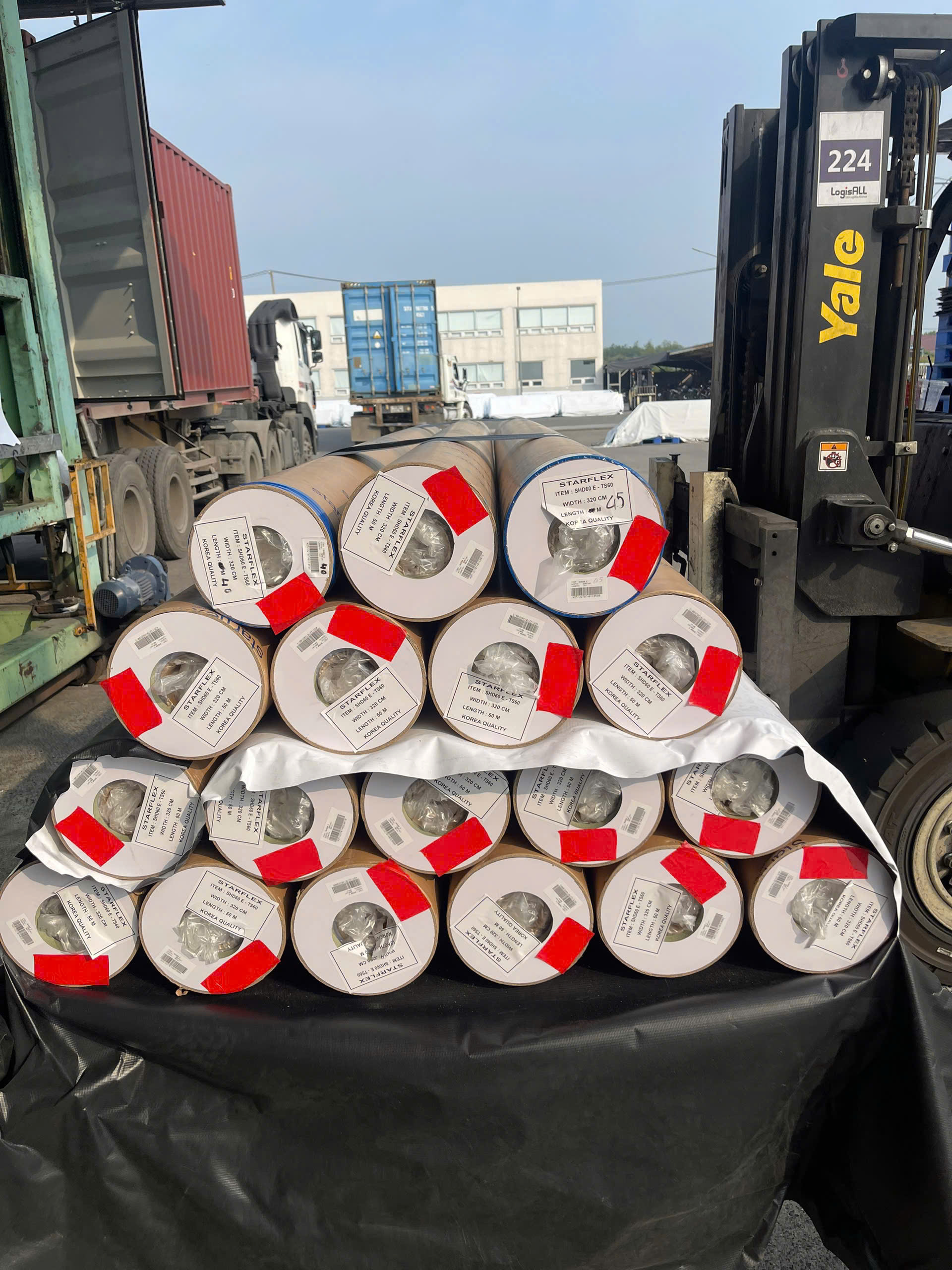 Hình ảnh kho hàng Công ty Bạt Che Topsun