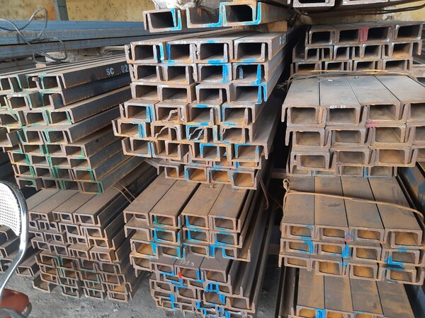 Thép U100 x 50 x 5 x 12000 (SS400)