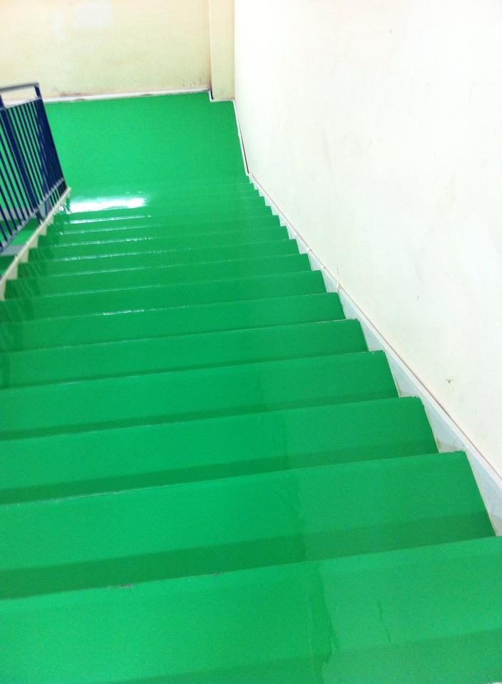 Sơn epoxy cầu thang bộ - Sơn Kẻ Vạch Đường Nhiệt Dẻo HP-TECH - Công Ty Cổ Phần Tư Vấn Kỹ Thuật Công Nghệ Thương Mại Hoàng Phú
