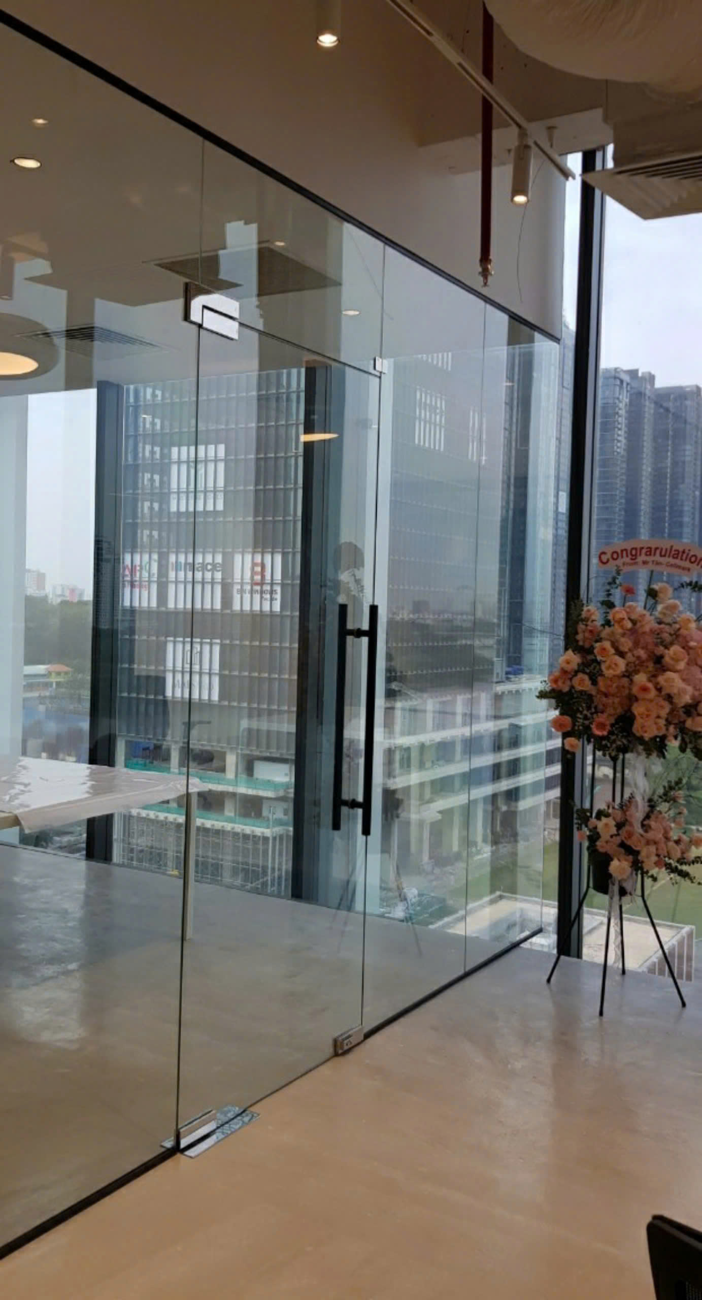 Cửa kính - Hộ Kinh Doanh Cơ Sở Nhôm Kính Hoàng Thịnh
