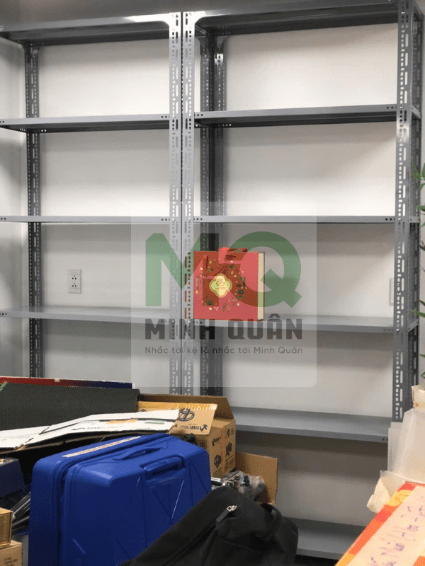 Cung cấp kệ chữ V cho công ty Hoa Đất TP.HCM - Kệ Siêu Thị Minh Quân - Công Ty TNHH Đầu Tư Phát Triển Thương Mại Dịch Vụ Minh Quân