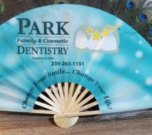 Quạt cầm tay - Công Ty TNHH In Ấn Quảng Cáo Và Quà Tặng Quân Anh