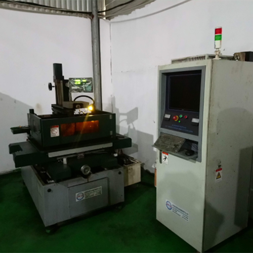 Máy cắt dây - Khuôn ép Nhựa TAĐ - Công Ty Cổ Phần Cơ Khí TAĐ
