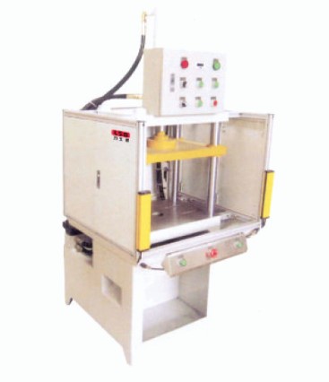 Máy cắt thủy lực - Dây Chuyền Đúc Nhôm, Kẽm Tự Động YUNJI VINA - Công Ty TNHH YUNJI VINA