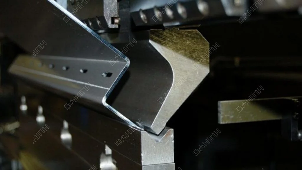 Gia công chấn, gấp CNC