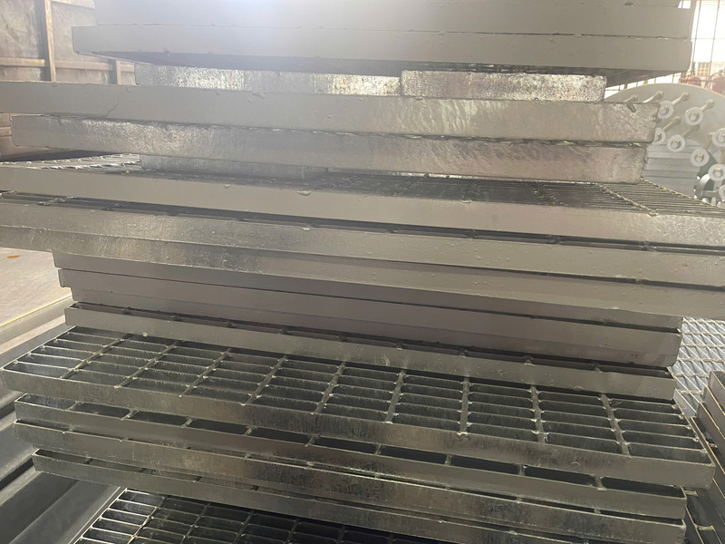 Tấm sàn Grating