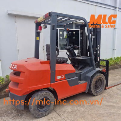 Cho thuê xe nâng hàng 3 tấn Toyota 62 8FD30 - Cho Thuê Xe Nâng MLC - Công Ty TNHH MLC Rental