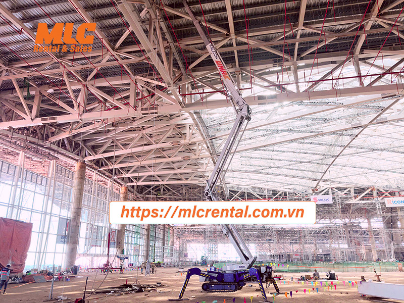 Cho thuê xe nâng người chân nhện tại Sân Bay Long Thành - Cho Thuê Xe Nâng MLC - Công Ty TNHH MLC Rental