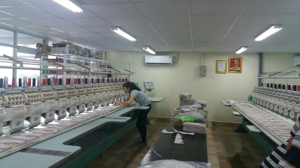 Hình ảnh sản xuất công ty Tài Ngân Phát - Thêu Vi Tính, Thêu Logo - Công Ty TNHH Tài Ngân Phát