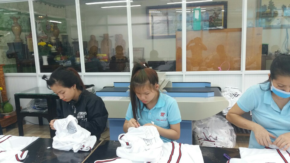 Hình ảnh sản xuất công ty Tài Ngân Phát - Thêu Vi Tính, Thêu Logo - Công Ty TNHH Tài Ngân Phát